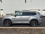 Used 2025 Volkswagen Atlas SEL Premium R-Line image 2