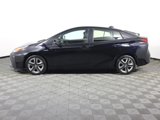 Used 2021 Toyota Prius XLE image 2