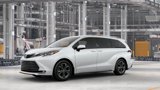 New 2025 Toyota Sienna Platinum image 2