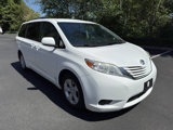 Used 2017 Toyota Sienna LE image 3