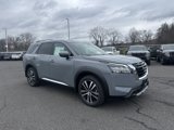 New 2025 Nissan Pathfinder Platinum image 3