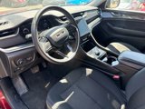 Used 2023 Jeep Grand Cherokee L Laredo image 2