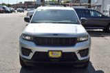 New 2025 Jeep Grand Cherokee Altitude image 3