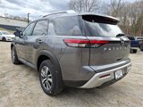 New 2025 Nissan Pathfinder SL image 3