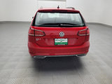 Used 2019 Volkswagen Golf SE image 6