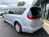 Used 2023 Chrysler Pacifica Touring-L image 5