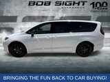 New 2025 Chrysler Pacifica Limited image 3