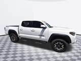 Used 2020 Toyota Tacoma TRD Sport image 3