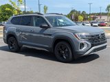 New 2025 Volkswagen Atlas Peak Edition SE image 2