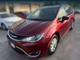 Used 2018 Chrysler Pacifica Touring-L image 2