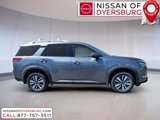 New 2025 Nissan Pathfinder SL image 2