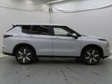 New 2025 Mitsubishi Outlander SE image 2