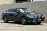 Used 2024 Lexus ES 300h w/ Premium Package image 2
