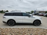 Used 2020 Lincoln Aviator Reserve w/ Equipment Group 202A image 4