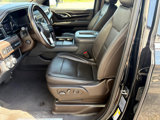 Used 2021 GMC Yukon XL Denali w/ Denali Premium Package image 4