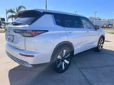 New 2025 Mitsubishi Outlander SE image 3