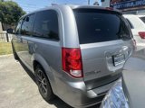 Used 2018 Dodge Grand Caravan SE image 2