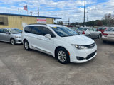 Used 2017 Chrysler Pacifica Touring-L image 4