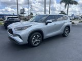 Used 2025 Toyota Highlander XLE image 3