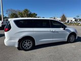 New 2025 Chrysler Pacifica Select image 2