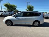 Used 2023 Chrysler Pacifica Limited image 5