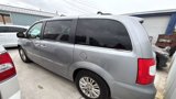 Used 2016 Chrysler Town & Country Limited image 4