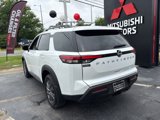 Used 2025 Nissan Pathfinder SV w/ SV Premium Package image 5