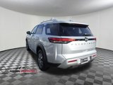 New 2025 Nissan Pathfinder SL image 3