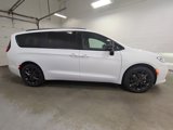 New 2025 Chrysler Pacifica Limited image 2