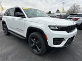 New 2025 Jeep Grand Cherokee Altitude image 4