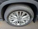 Certified 2025 Toyota Highlander Platinum image 5