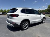 Used 2024 BMW X5 xDrive50e image 3