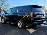 Used 2022 Chevrolet Suburban LT image 4