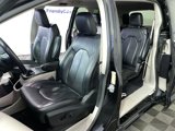 Used 2023 Chrysler Pacifica Touring-L image 3