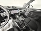 Certified 2025 Porsche Macan image 4