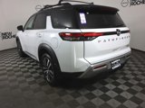 New 2025 Nissan Pathfinder Platinum image 5