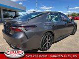 Used 2023 Toyota Camry SE image 3