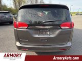 Used 2017 Chrysler Pacifica Touring image 5
