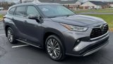 Used 2021 Toyota Highlander Platinum image 2