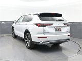 New 2025 Mitsubishi Outlander SE image 3