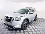 New 2025 Nissan Pathfinder Platinum image 3