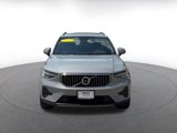 Used 2024 Volvo XC40 B5 Core image 4