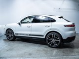 New 2025 Porsche Cayenne Coupe image 2