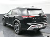 New 2025 Nissan Pathfinder Platinum image 4