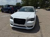 Used 2022 Chrysler 300 Touring L image 2