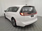 Used 2024 Chrysler Pacifica Select image 4