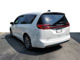 New 2025 Chrysler Pacifica Select image 3