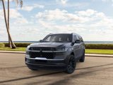 New 2025 Lincoln Navigator L Reserve image 2