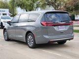 New 2025 Chrysler Pacifica Select image 4
