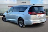 Used 2023 Chrysler Pacifica Touring-L image 3